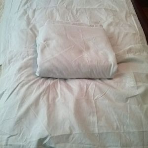 Queen duvet with two shams